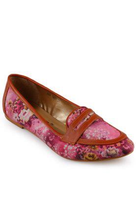 Sepatu Wanita, Lari & Casual : Calliope, League, HomyPro, Ruby, Tolliver