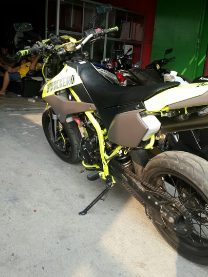 Dijual D-tracker X 250 tahun 2009 mulus ex ane