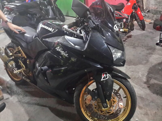 ninja 250 hitam tahu 2010