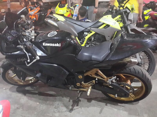 ninja 250 hitam tahu 2010