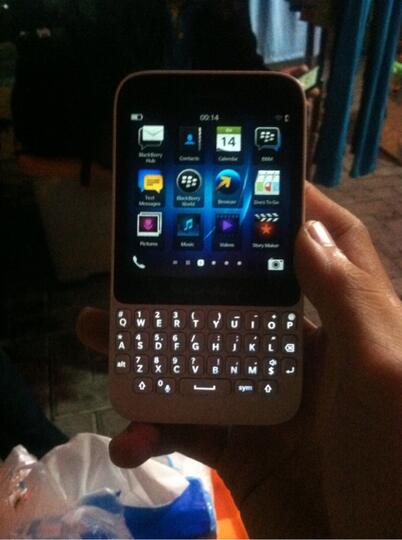Blackberry Q5 jual santai