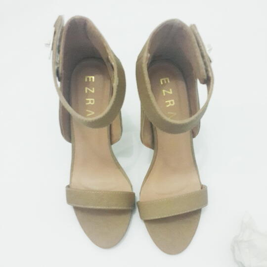 NEW & PRELOVED WOMAN STUFF IN GOOD CONDITION WITH BEST OFFER