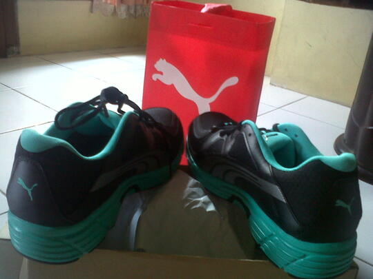 sepatu running puma pria