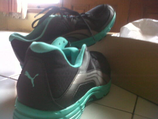 sepatu running puma pria