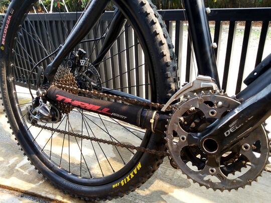 SEPEDA CARBON LARGE FRAME DOWNHILL SPEC