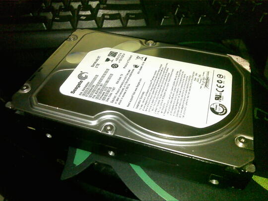 JUAL MURAH HDD SEAGATE 2TB FULL ISI MOVIES & GAMES - BANDUNG