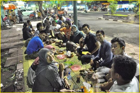 Sekelumit Nostalgia yang Membuatmu Ingin Kembali ke Jogja