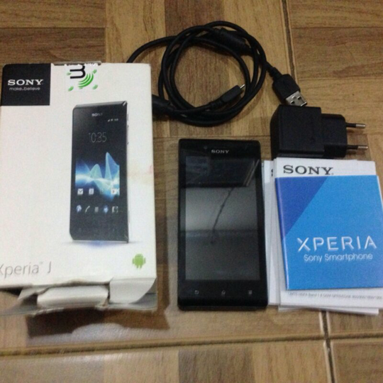 Sony Xperia J