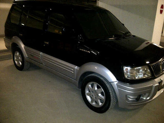 DIJUAL MITSUBISHI KUDA GRANDIA MANUAL 2000CC TAHUN 2002