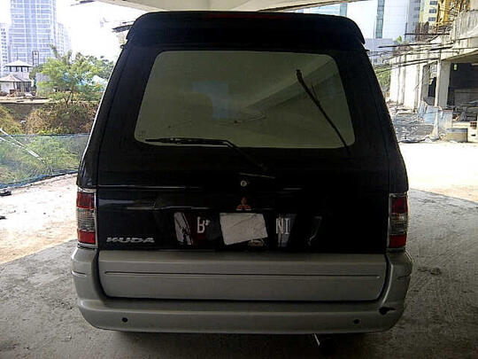 DIJUAL MITSUBISHI KUDA GRANDIA MANUAL 2000CC TAHUN 2002
