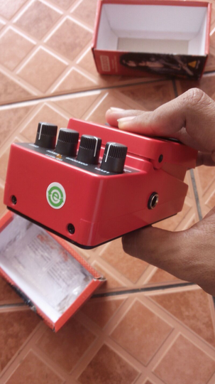 Efek Gitar - Behringer Distortion XD300