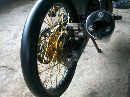 Terjual DIjual Velg  Jari  Jari  Satria Fu Merk TDR Warna 