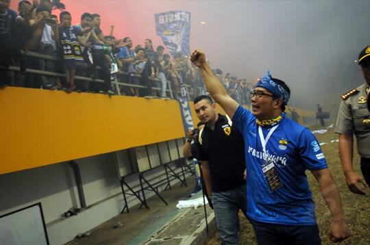 Akhirnya PERSIB Juara ISL 2014, dan "Dia" Harusnya Nikah Dengan Monyet