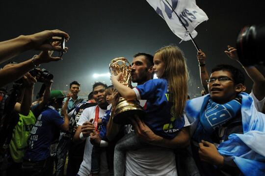 Akhirnya PERSIB Juara ISL 2014, dan "Dia" Harusnya Nikah Dengan Monyet