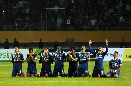 Akhirnya PERSIB Juara ISL 2014, dan "Dia" Harusnya Nikah Dengan Monyet