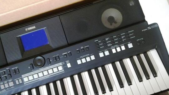 Keyboard - YAMAHA PSR-S650 - Mulus