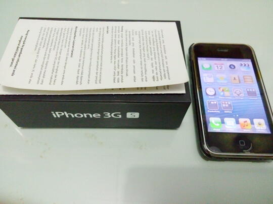 iPhone 3GS 8GB Fullset