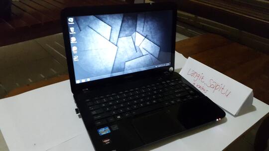 NOTEBOOK/LAPTOP GAMING TOSHIBA L840 i7 8G 1T AMD RADEON MURAH KEREN