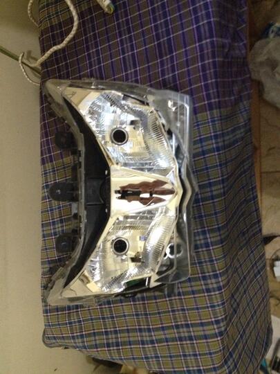Reflektor vario cbs 125 (mika pecah)