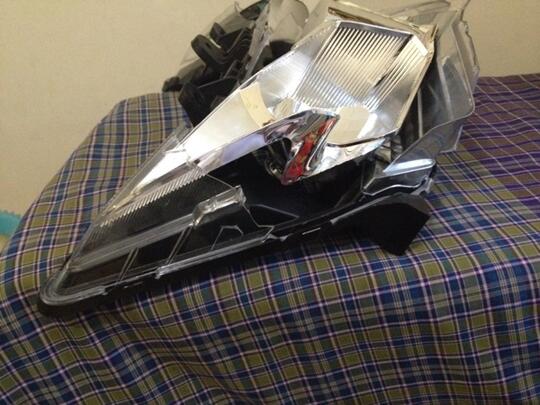 Reflektor vario cbs 125 (mika pecah)