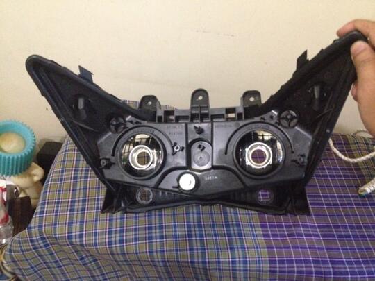 Reflektor vario cbs 125 (mika pecah)