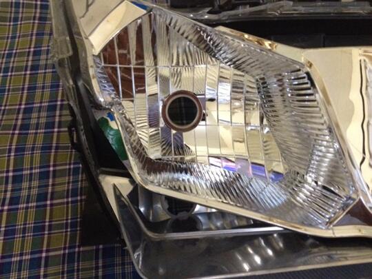 Reflektor vario cbs 125 (mika pecah)