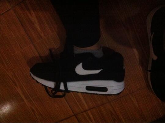 nike airmax hitam