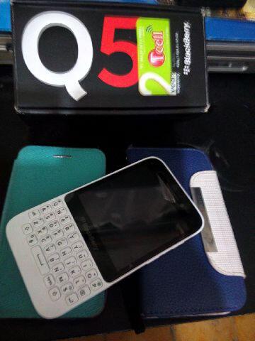 Blackberry Q5 – 8 GB – Putih fullset ori mulus - ex.cwe + bonus (nego)
