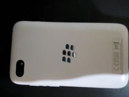 Blackberry Q5 – 8 GB – Putih fullset ori mulus - ex.cwe + bonus (nego)