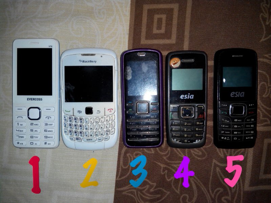 jual handphone second jadoel apa adanya :)