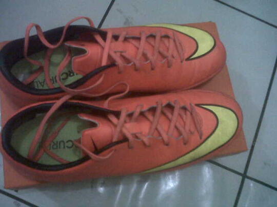 Terjual sepatu futsal nike mercurial, puma, adidas predito f5 size 41 ori  murah | KASKUS