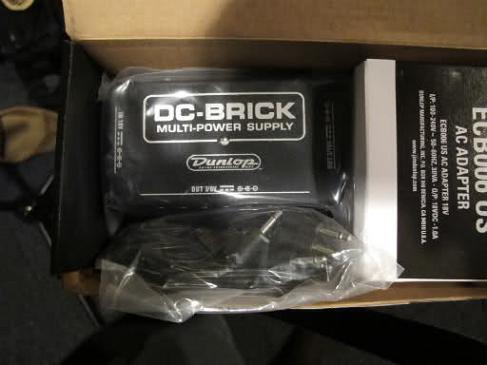 FS: power supply efek jim dunlop dc brick