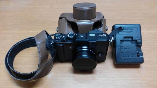 FUJI FILM X-10 KONDISI MEMUASKAN !! | DIJAMIN GANTENG!