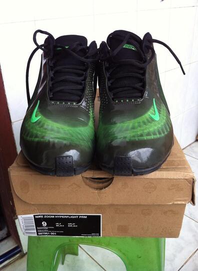 Terjual Sepatu basket nike zoom 