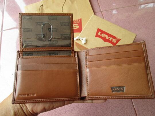 levi's brown leather wallet