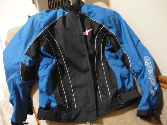 jaket motor dengan pelindung merk alpinestars mulus semarang