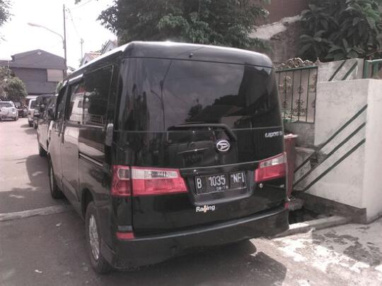 DAIHATSU LUXIO HITAM thn 2009 TYPE M, surat2 lengkap, Cawang