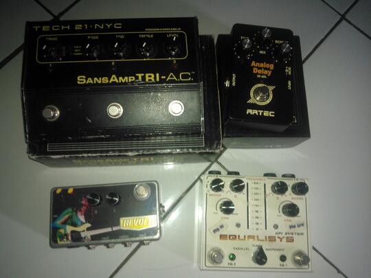 jual MURAH sansamp triac,gfi system equalisis,artec delay,revolt fruitpunch,zoom b1