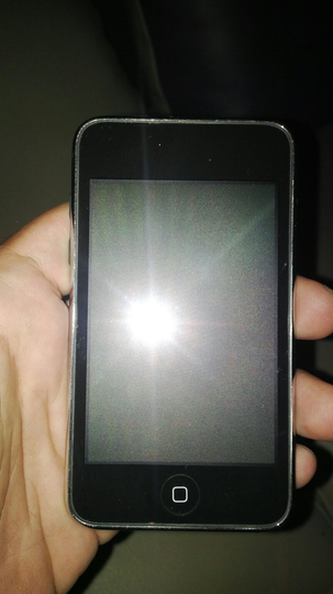 WTS ::::: IPOD Touch 3rd Gen, 32GB, cakeepp....