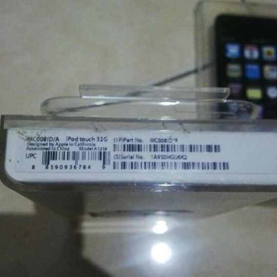 WTS ::::: IPOD Touch 3rd Gen, 32GB, cakeepp....