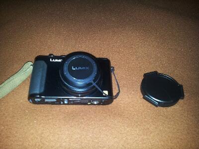 Auto Lenscap Panasonic Lumix LX-7 black n limited edition. very useful!!