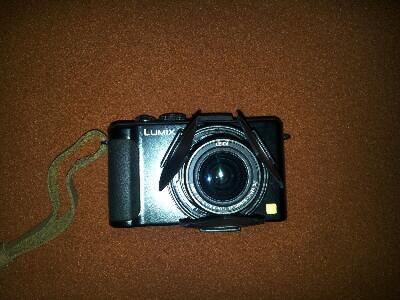 Auto Lenscap Panasonic Lumix LX-7 black n limited edition. very useful!!