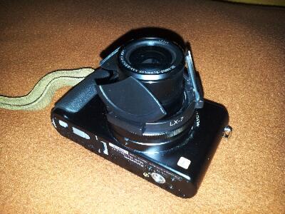 Auto Lenscap Panasonic Lumix LX-7 black n limited edition. very useful!!