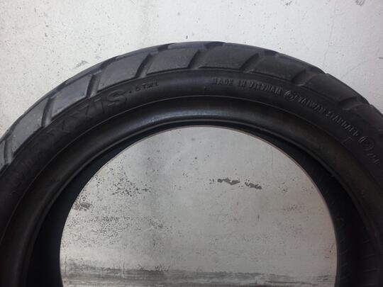 Ban 11 Piaggio Maxxis 110/70