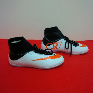 Terjual Sepatu Futsal kw lokal super 