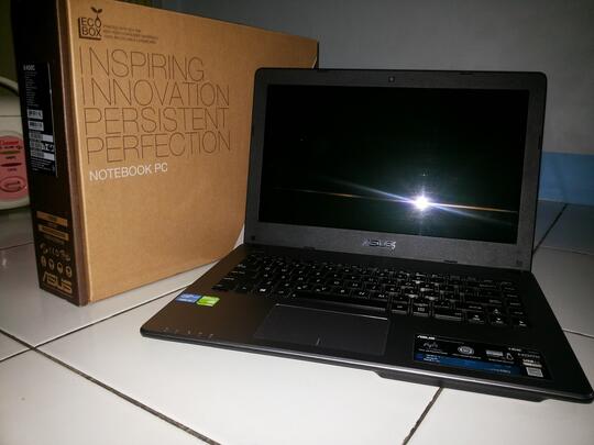 jual rugi Laptop ASUS X45OCC i3,nvidia 2gb,ram 2gb(upgrade max 8gb),hdd 500gb mumer