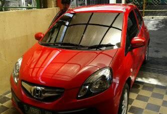 WTS Honda Brio E Otomatis A/T AT merah 2014 awal mulus kilometer rendah Bandung bdg