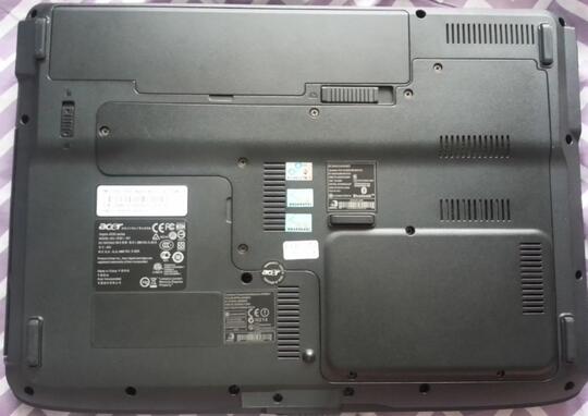 JUAL Notebook Acer Aspire 4530 RAM 2GB Dual Core RM-74 96% Mulusss
