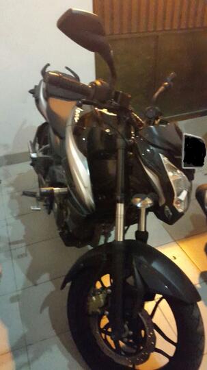 JUAL PULSAR 200-NS MULUS BARU DES'14 (BUTUH UANG)