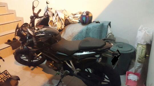 JUAL PULSAR 200-NS MULUS BARU DES'14 (BUTUH UANG)